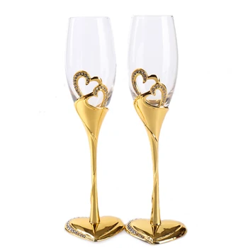 Kalp şeklinde cam kırmızı şarap şişesi Yüksek Ayak Kristal Cam Altın Gümüş Çift Bardak Severler Fincan doğum günü hediyesi Düğün Dekorasyon