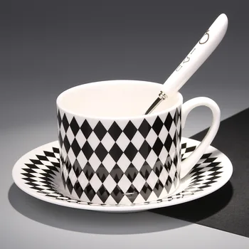 Siyah ve beyaz geometrik kemik Çini kahve fincan ve çay tabağı seti basit ofis Avrupa fincan ve çay tabağı kaşık ile öğle yemeği fincan, fashi