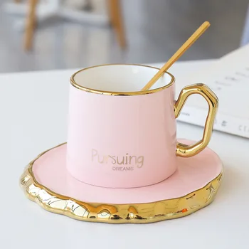 Küçük, taze, modern, basit, mektup boyalı seramik kahve fincanı ve çay seti tabağı restoran hediye