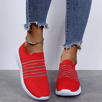Moda Koşu Eğitmenler Rahat Lightweigh Kırmızı Slip-on Loafer'lar Yuvarlak Ayak Düz Renk düz ayakkabı Zapatillas De Deporte